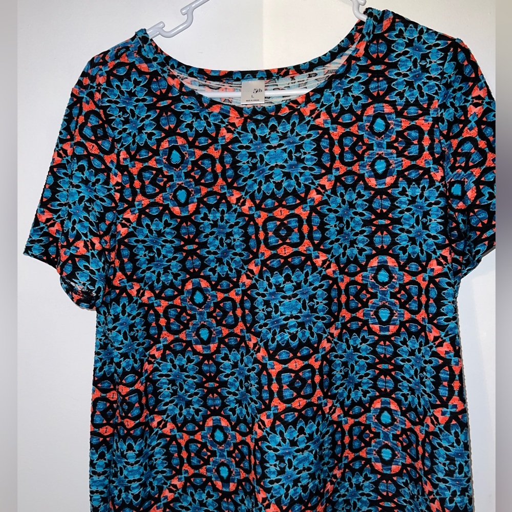 east 5th blue and red pattern short sleeve blouse NWT